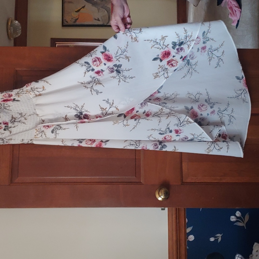 Dress - Picture 6 of 7